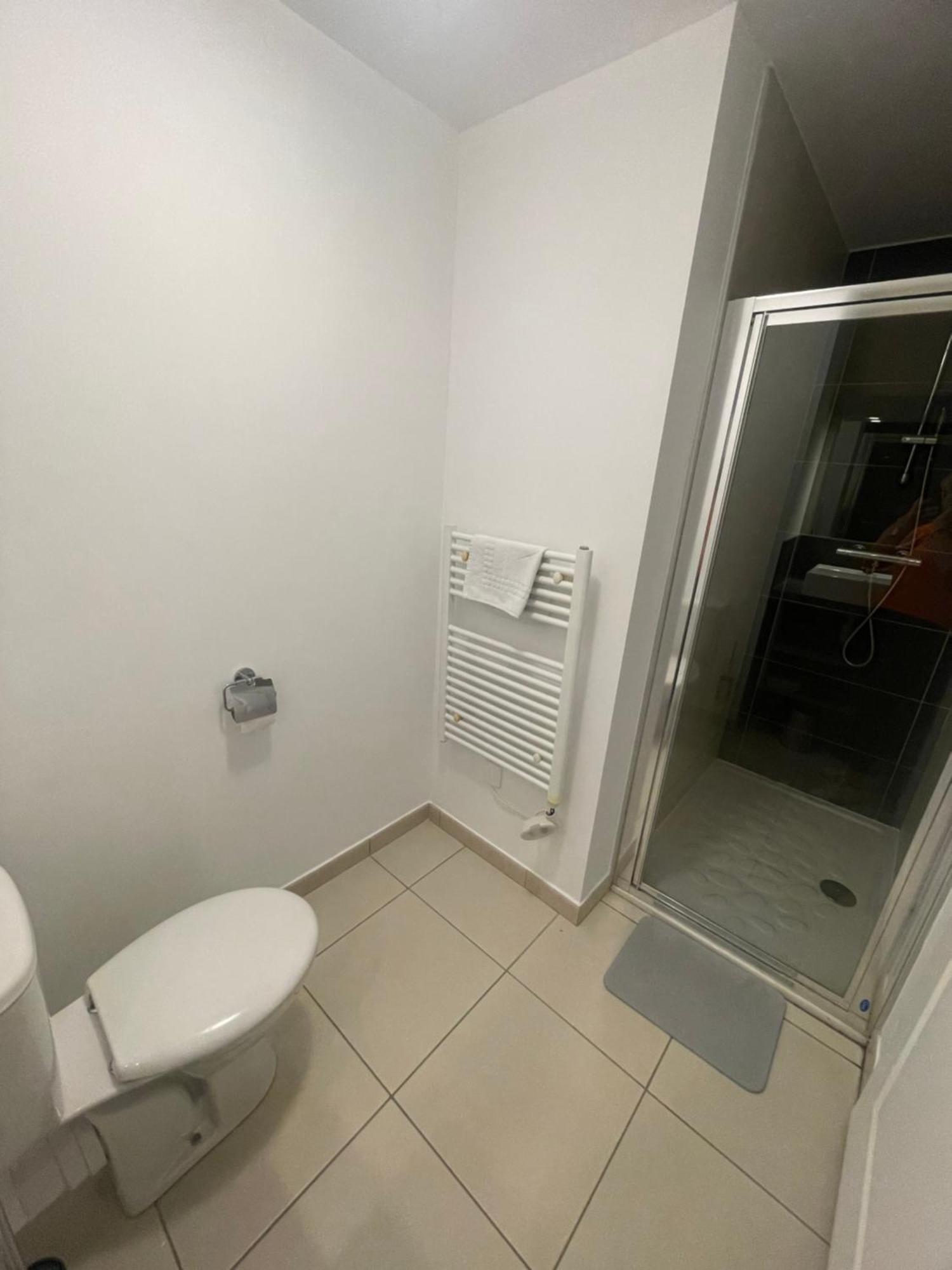 Meuble 6 Personnes Apartment Remoulins Luaran gambar